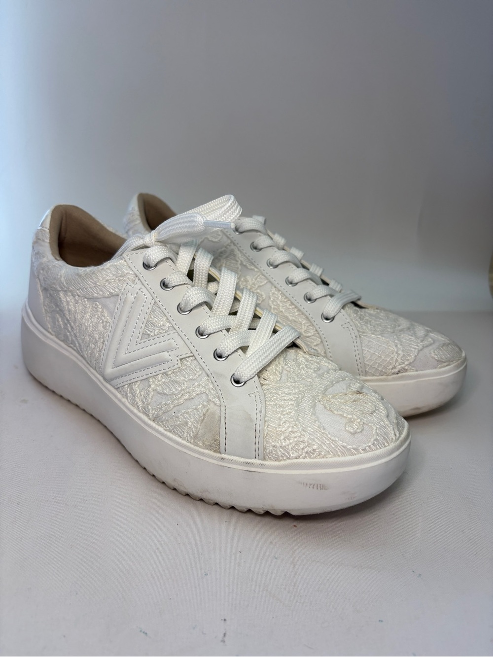 Vionic‎ Kearny White Lace Sneakers Size 8 - Orthotic Arch Support - EUC